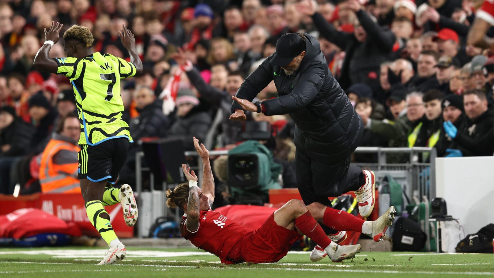 16 Conclusions on Liverpool 1-1 Arsenal: Saliba, Rice, Odegaard's handball, Klopp's substitutions