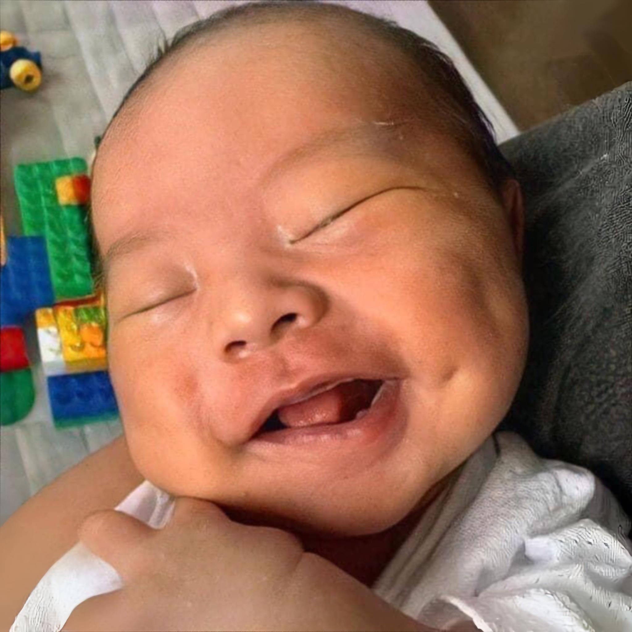 Everyone will fall in love when you see your newborn baby’s adorable dimples 006